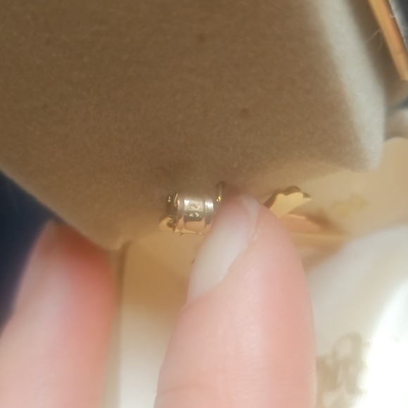 NWOT - 14k yellow gold crucifix pendant - Picture 6 of 7